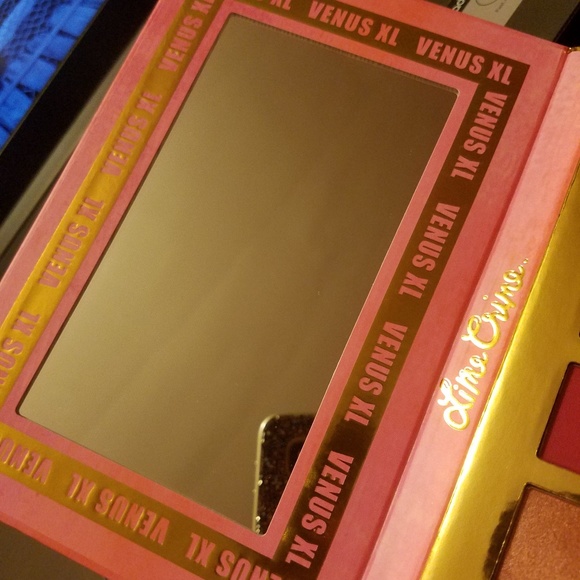 SOLD EUC swatched only Lime Crime Venus XL Palette - Picture 4 of 4